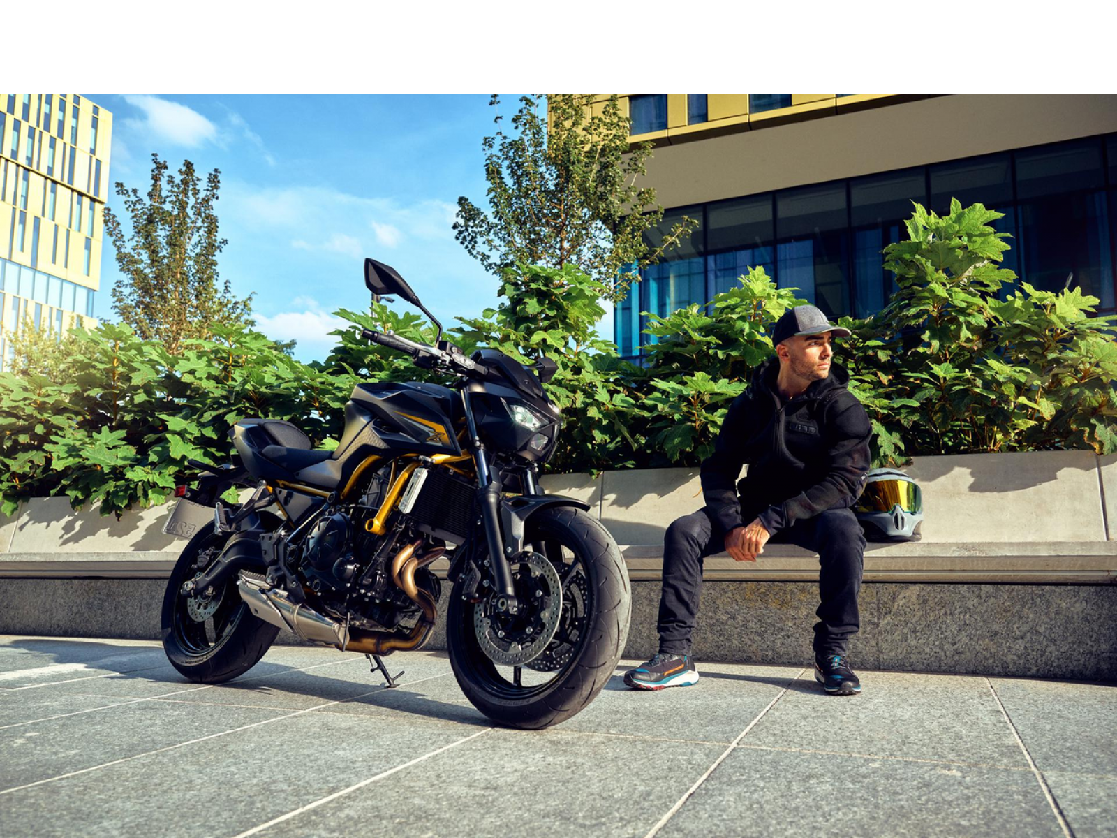 Мотоцикл KAWASAKI Z 650S (Metallic Matte Graphenesteel Gray / Metallic Flat Spark Black) 2026